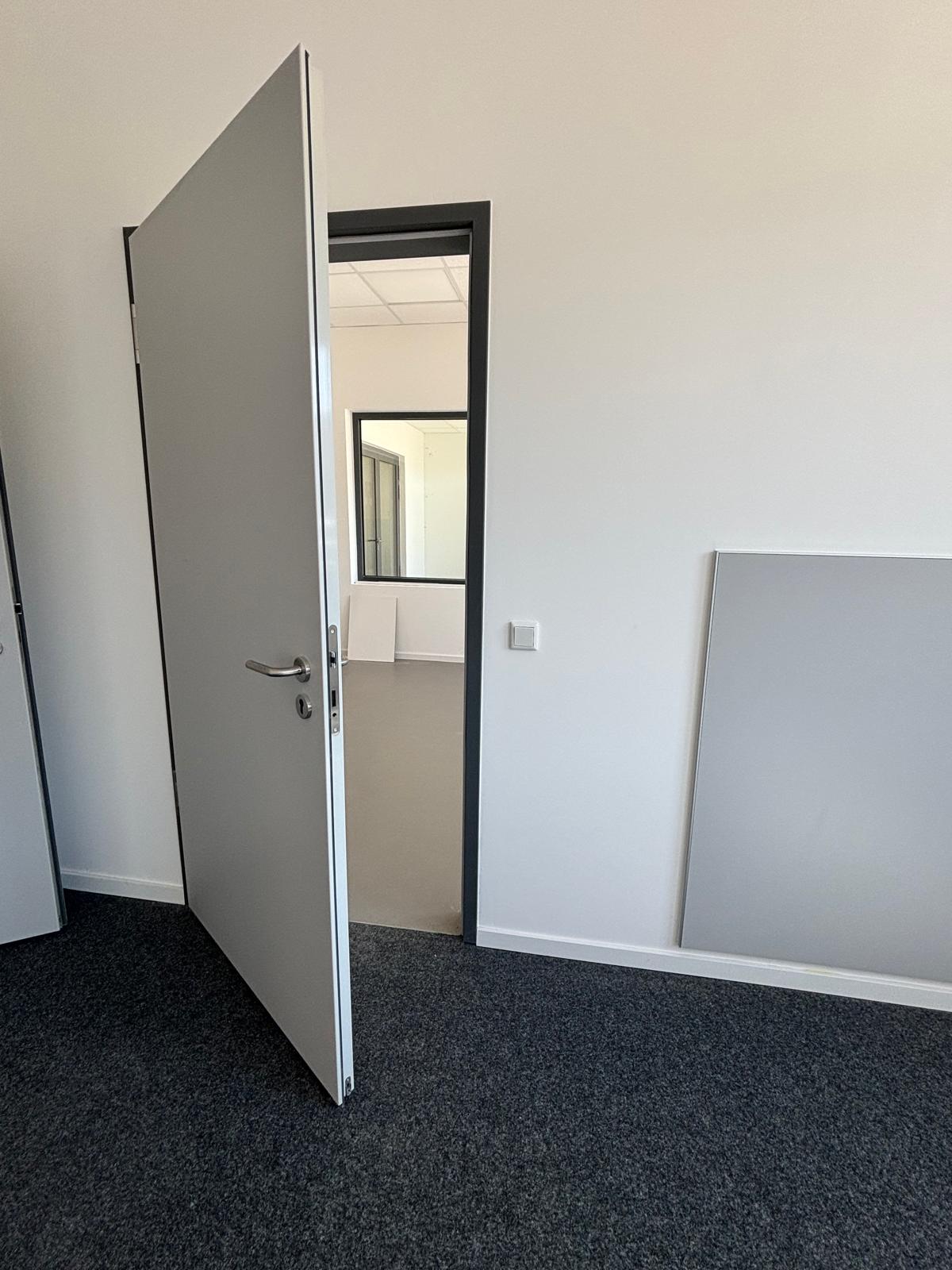 Zimmertür im Bürobereich